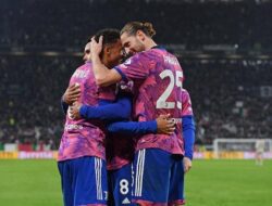 Pemain Juventus merayakan gol Danilo ke gawang Udinese pada giornata 16 Serie A 2022/2023 di Allianz Stadium, Minggu (8/1/2023) dini hari WIB. (c) Juventus FC